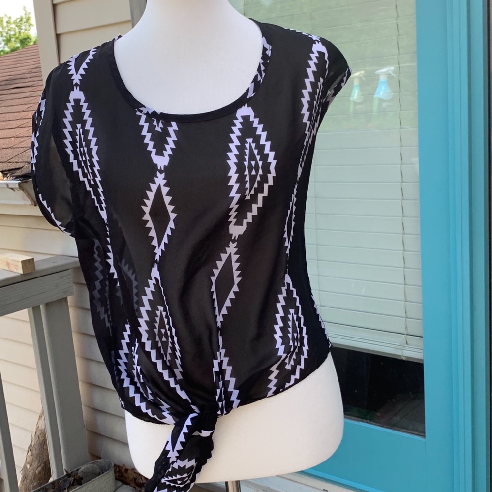Black white geometric blouse